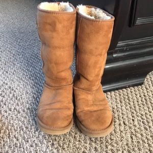 Ugg tall boot. Chestnut